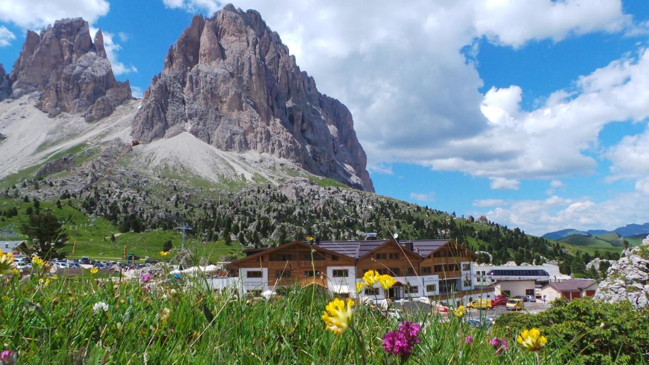 Passo Sella Dolomiti Mountain Resort Selva di Val Gardena Exterior foto