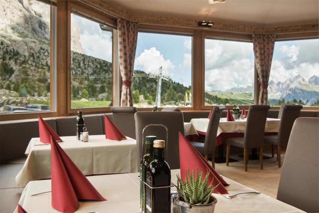 Passo Sella Dolomiti Mountain Resort Selva di Val Gardena Exterior foto